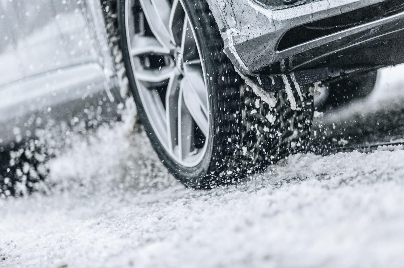 Dlaczego warto wymienić opony na zimowe?
